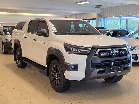 Toyota HiLux 7 of 30