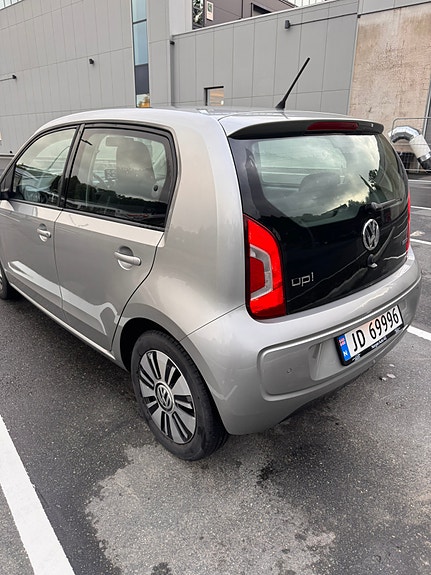 Volkswagen UP! 3 of 30