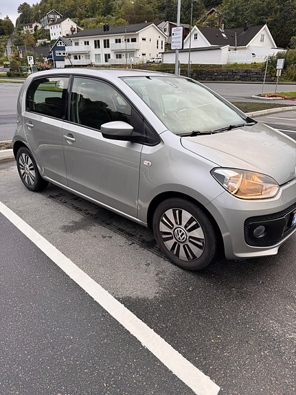 Volkswagen UP! 6 of 30