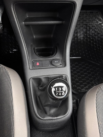 Volkswagen UP! 9 of 30