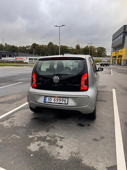 Volkswagen UP! 4 of 30