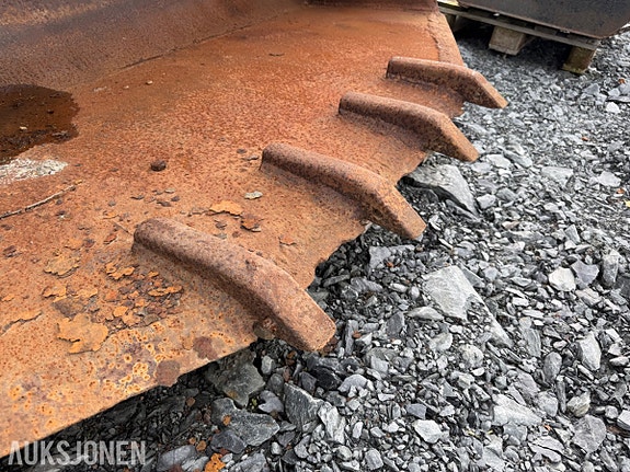 Andre Hjullasterskuffe med Volvo BM-feste og tenner 6 of 8
