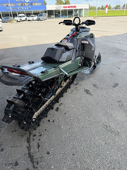 Ski-doo Summit Expert 850 E-TEC Turbo R 2 of 6