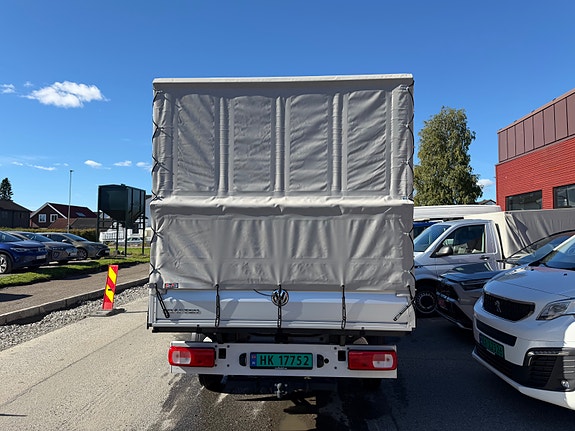 Volkswagen Crafter 8 of 30