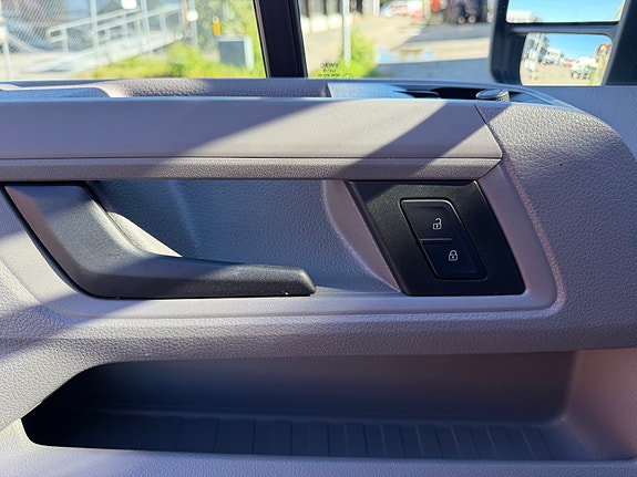 Volkswagen Crafter 12 of 30