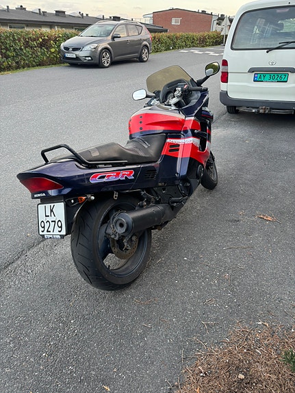 Honda CBR 1000 F 6 of 7