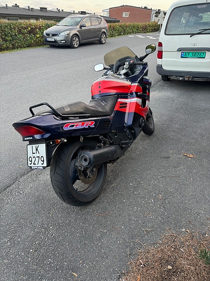 Honda CBR 1000 F 5 of 7
