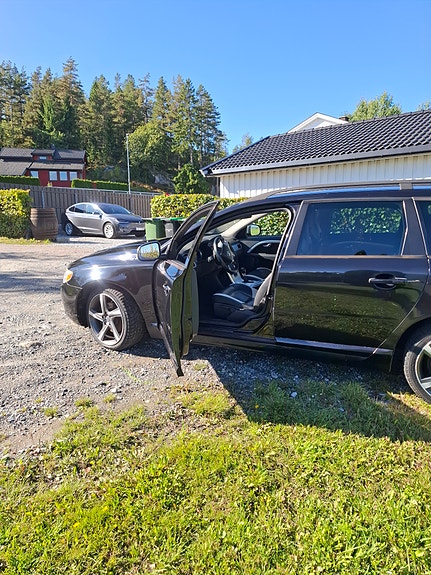 Volvo V70 4 of 23