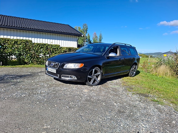 Volvo V70 7 of 23
