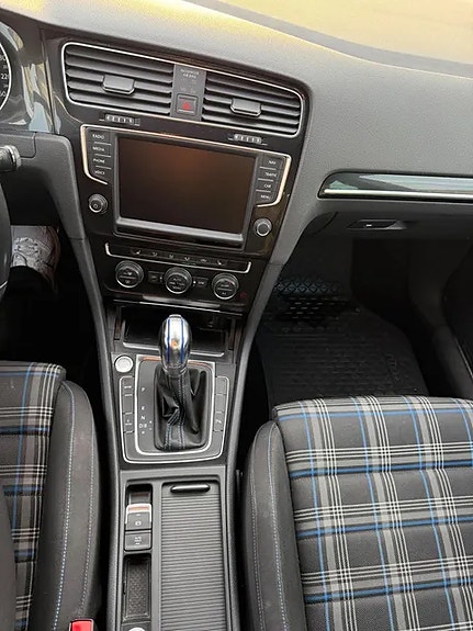 Volkswagen Golf VII 4 of 17