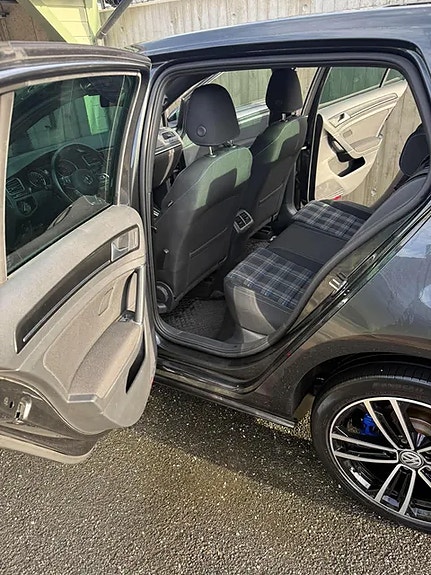 Volkswagen Golf VII 14 of 17