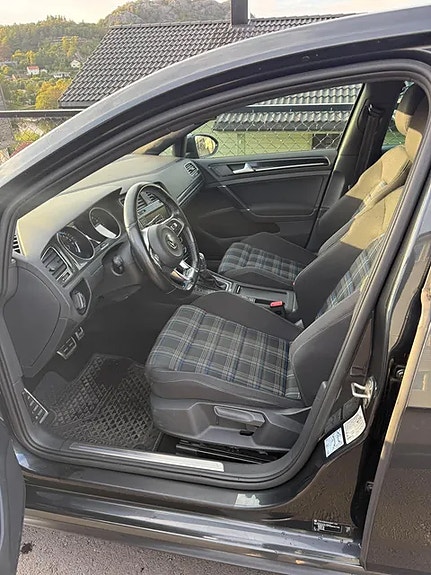 Volkswagen Golf VII 5 of 17