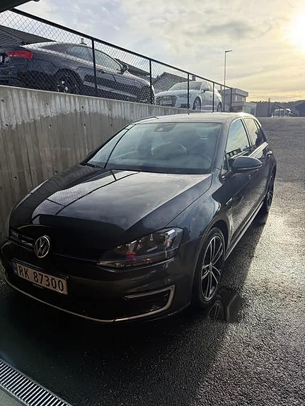 Volkswagen Golf VII 10 of 17