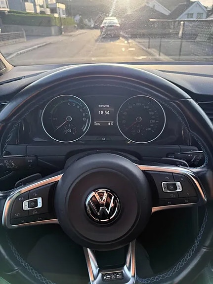 Volkswagen Golf VII 3 of 17