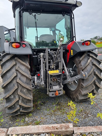 Massey Ferguson 4708 Dyna2 2 of 3