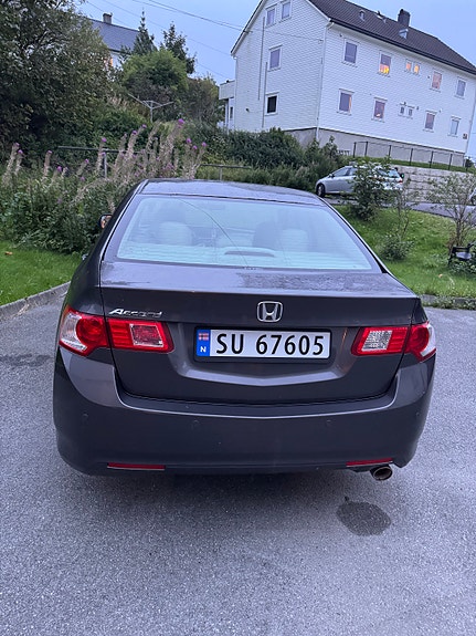 Honda Accord 10 of 14