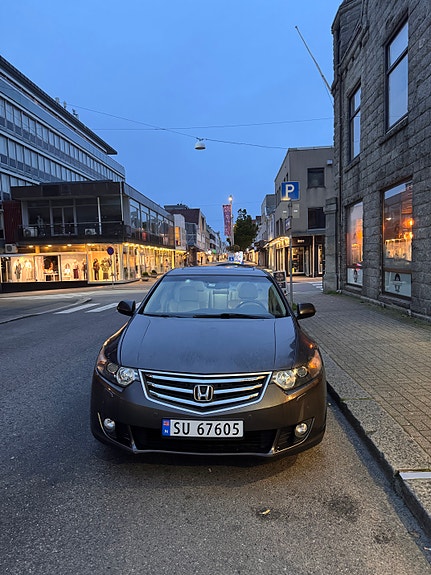 Honda Accord 2 of 14