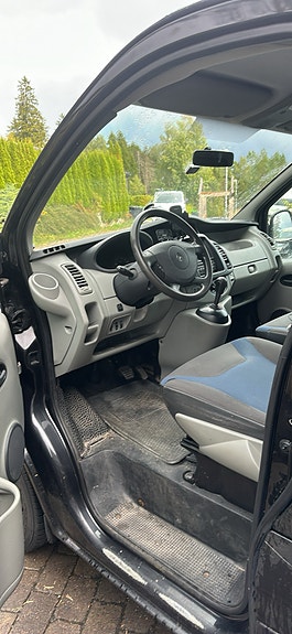 Renault Trafic 7 of 11