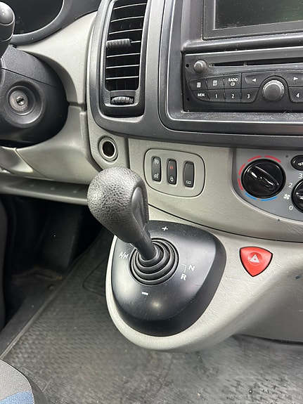 Renault Trafic 9 of 11