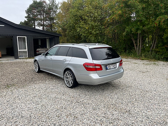 Mercedes-Benz E220 d 4 of 12
