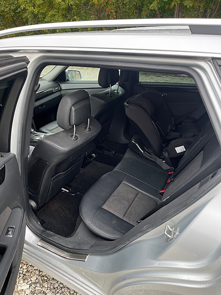 Mercedes-Benz E220 d 9 of 12