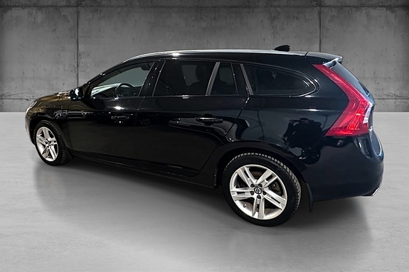 Volvo V60 2 of 17