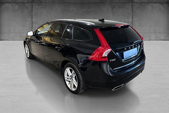 Volvo V60 3 of 17