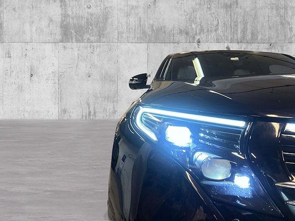 Mercedes-Benz EQC400 11 of 30
