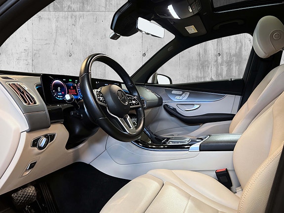 Mercedes-Benz EQC400 22 of 30