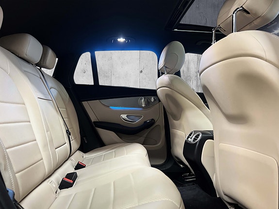 Mercedes-Benz EQC400 25 of 30