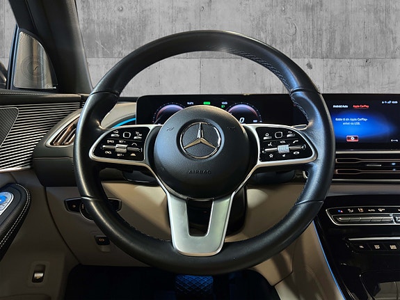 Mercedes-Benz EQC400 16 of 30