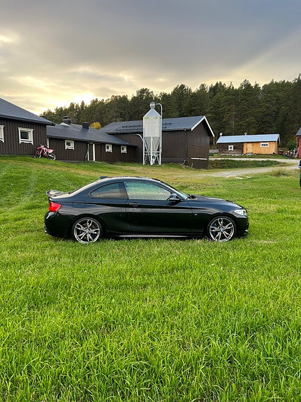 BMW M235i 3 of 12