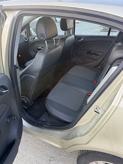 Opel Corsa 9 of 14