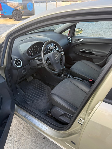 Opel Corsa 8 of 14