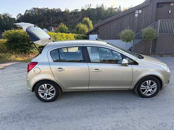 Opel Corsa 3 of 14