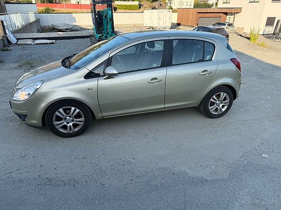 Opel Corsa 2 of 14