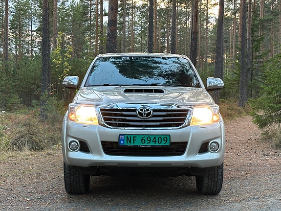 Toyota HiLux 9 of 30