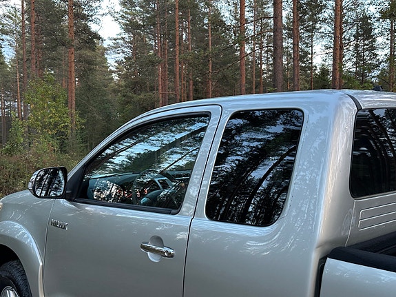 Toyota HiLux 12 of 30
