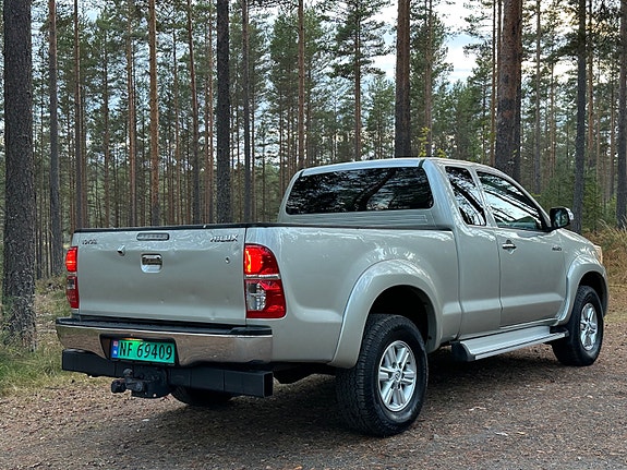 Toyota HiLux 5 of 30