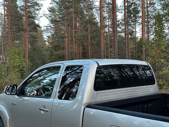 Toyota HiLux 11 of 30