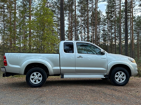 Toyota HiLux 6 of 30