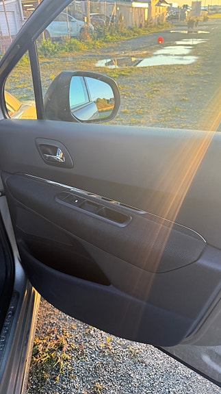 Peugeot 3008 5 of 12