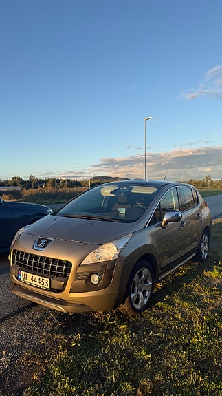 Peugeot 3008 2 of 12