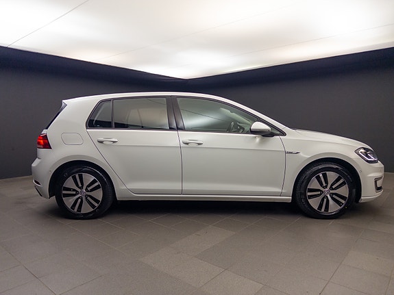 Volkswagen e-Golf VII 5 of 30