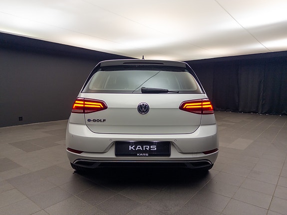 Volkswagen e-Golf VII 11 of 30