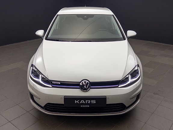 Volkswagen e-Golf VII 4 of 30