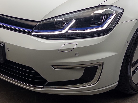 Volkswagen e-Golf VII 13 of 30
