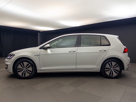 Volkswagen e-Golf VII 6 of 30