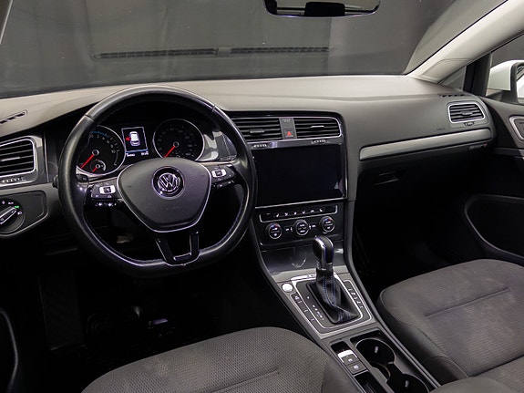Volkswagen e-Golf VII 25 of 30