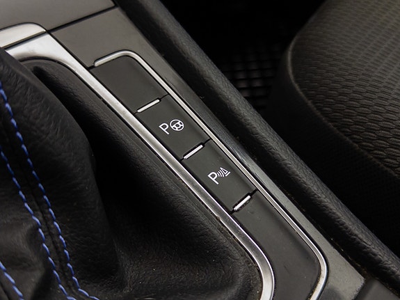 Volkswagen e-Golf VII 30 of 30